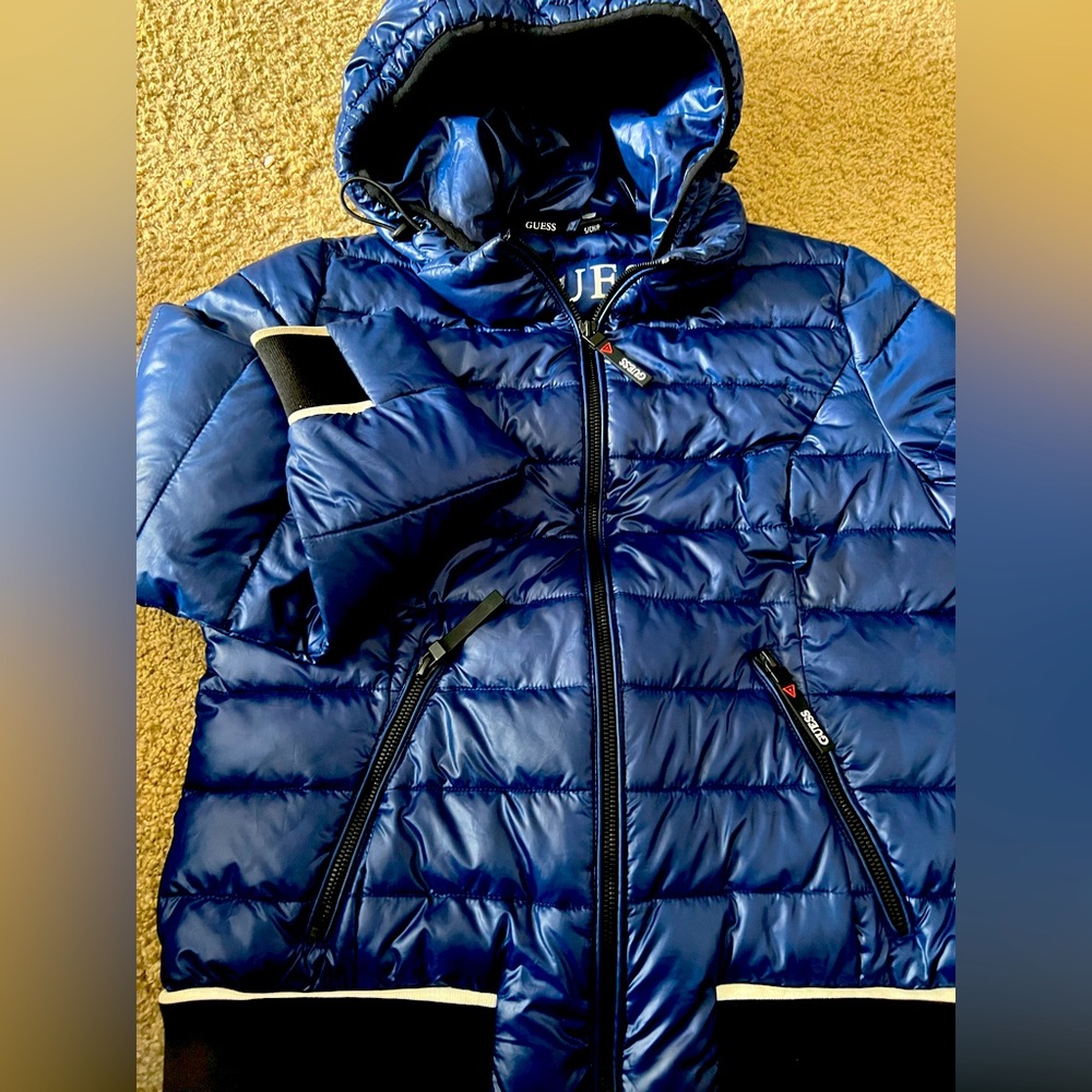 Guess Jacket size small in great condition